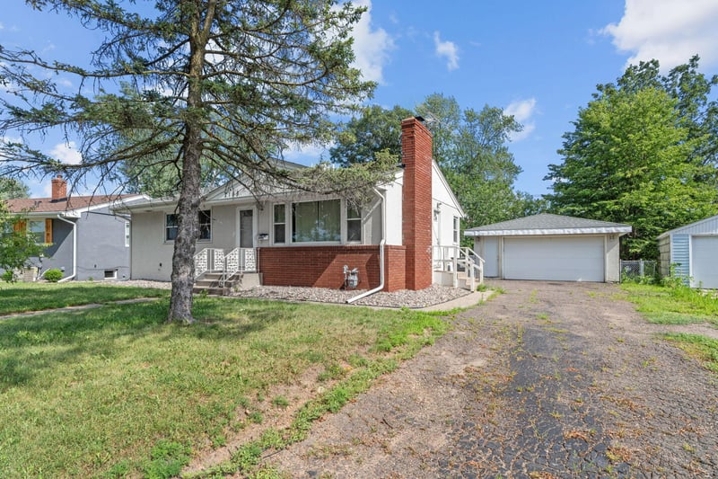 2168 Hawthorne Ave E, Saint Paul, MN 55119