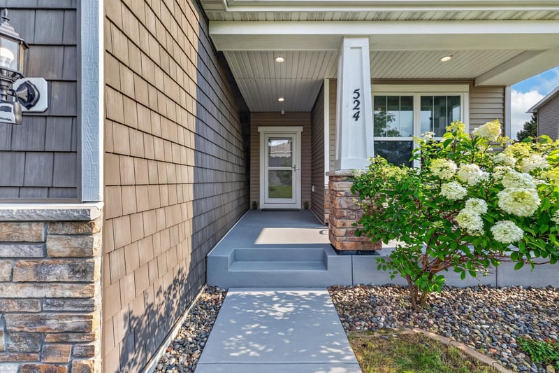524 Aidan Cv, Eagan, MN 55123
