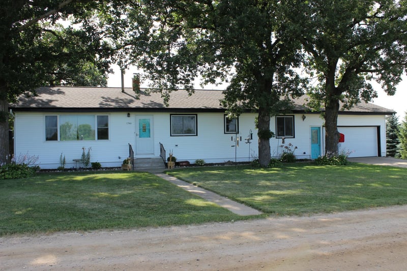 17960 Aaron Hts NW, Evansville, MN 56326