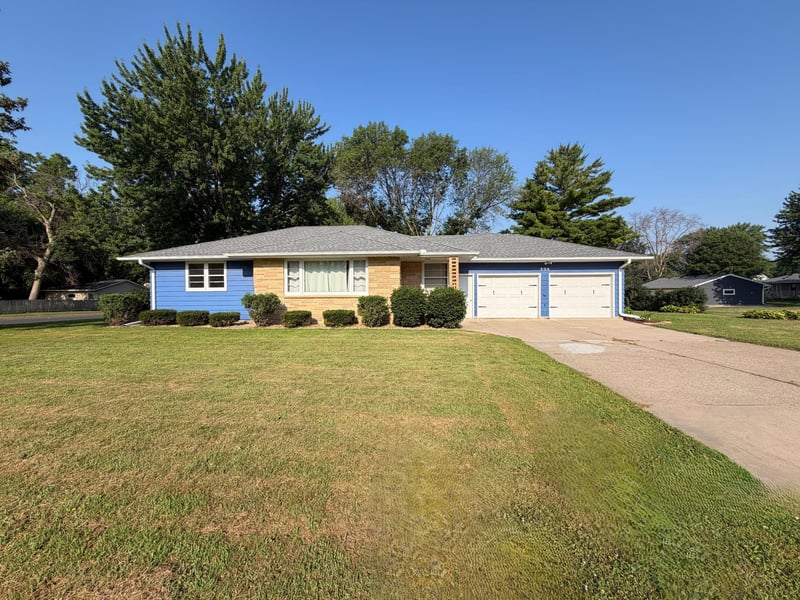 506 1st Ave SE, New Prague, MN 56071