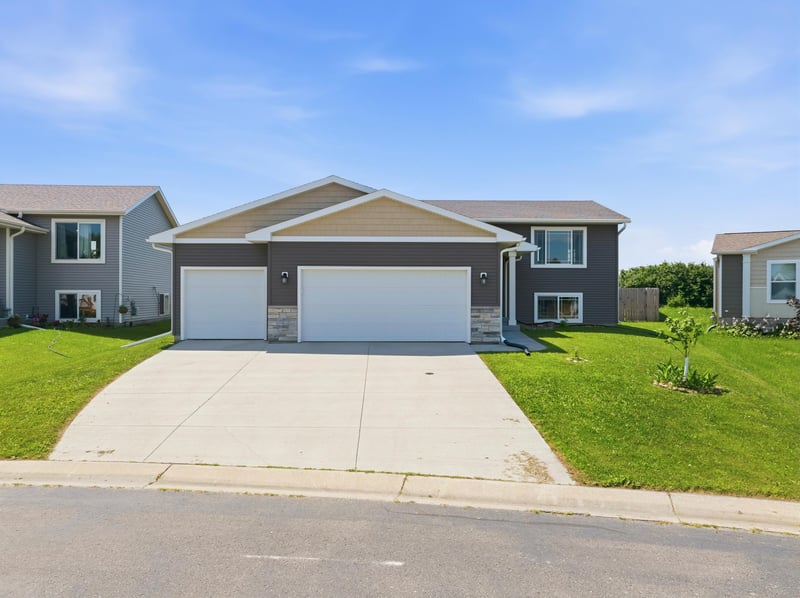 59 Southfork Pl SE, Kasson, MN 55944