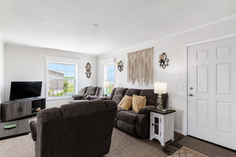 2095 Lancelot Ln, Mankato, MN 56003