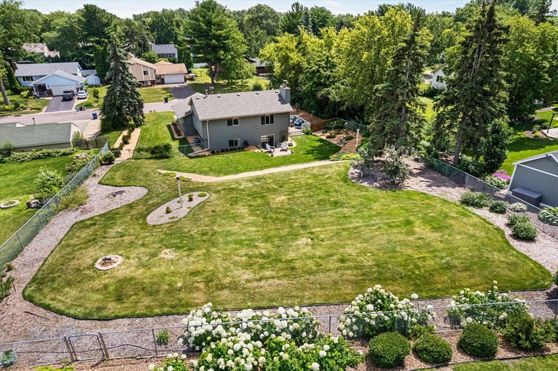 4369 Bambi Ln, White Bear Twp, MN 55110