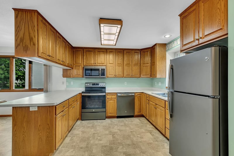 703 2nd Ave NE, Melrose, MN 56352