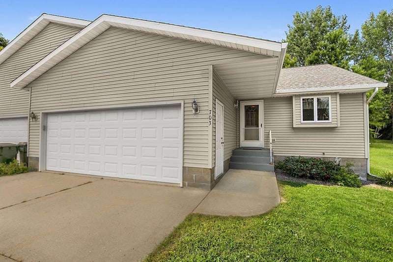 703 2nd Ave NE, Melrose, MN 56352