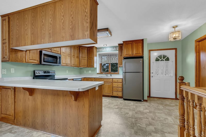 703 2nd Ave NE, Melrose, MN 56352