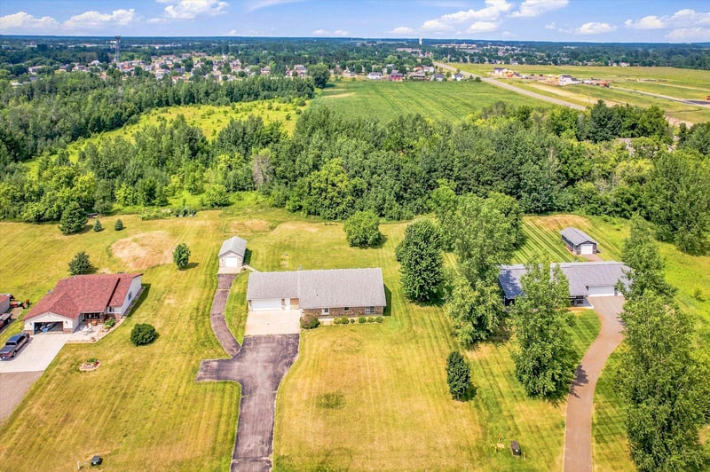 2507 320th Ln NE, Cambridge, MN 55008