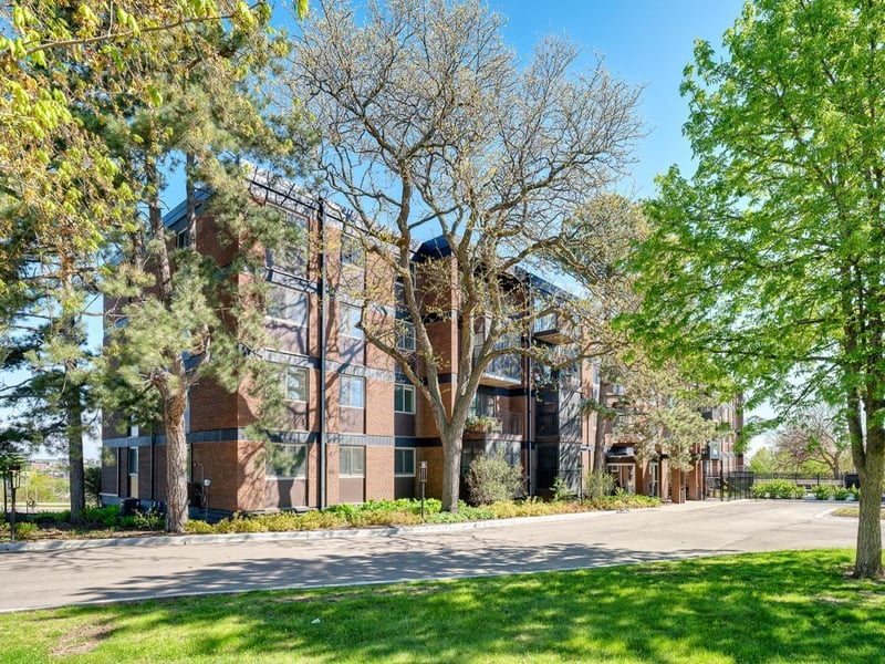 334 Cherokee Ave #201, Saint Paul, MN 55107
