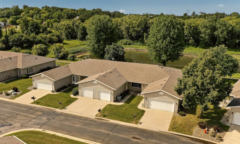 5631 White Oaks Ln NW, Rochester, MN 55901