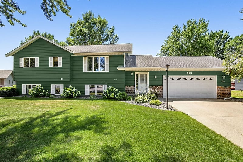 416 13th St N, Sauk Rapids, MN 56379