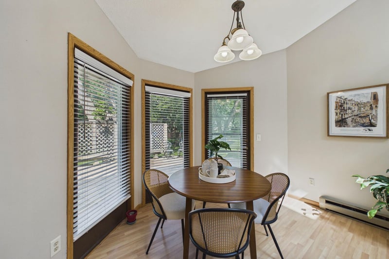 9137 Polaris Ln N, Maple Grove, MN 55369