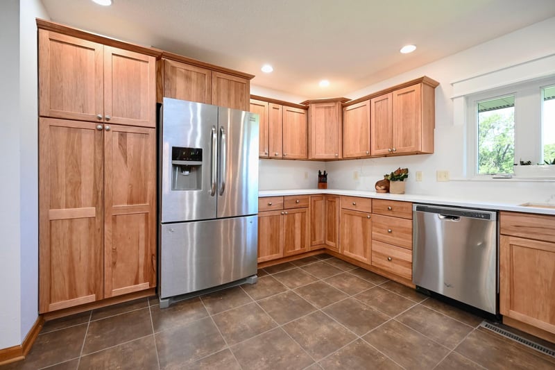 1260 Wincrest Dr, Winona, MN 55987