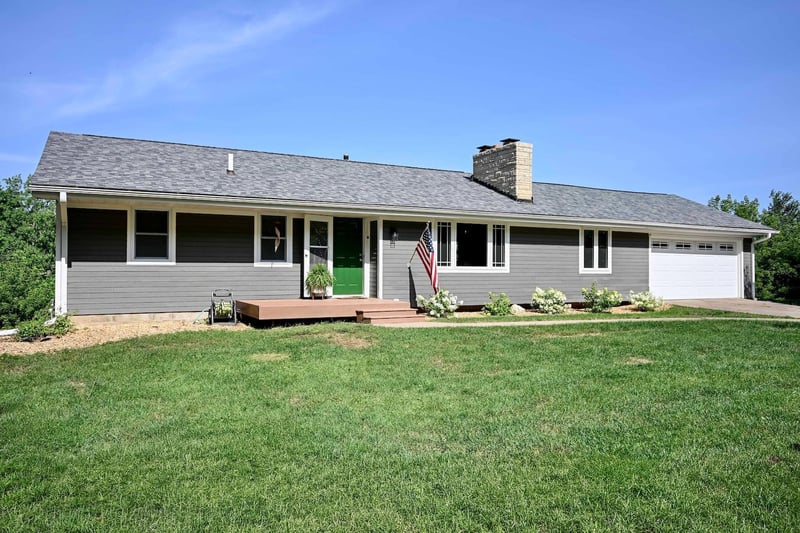 1260 Wincrest Dr, Winona, MN 55987