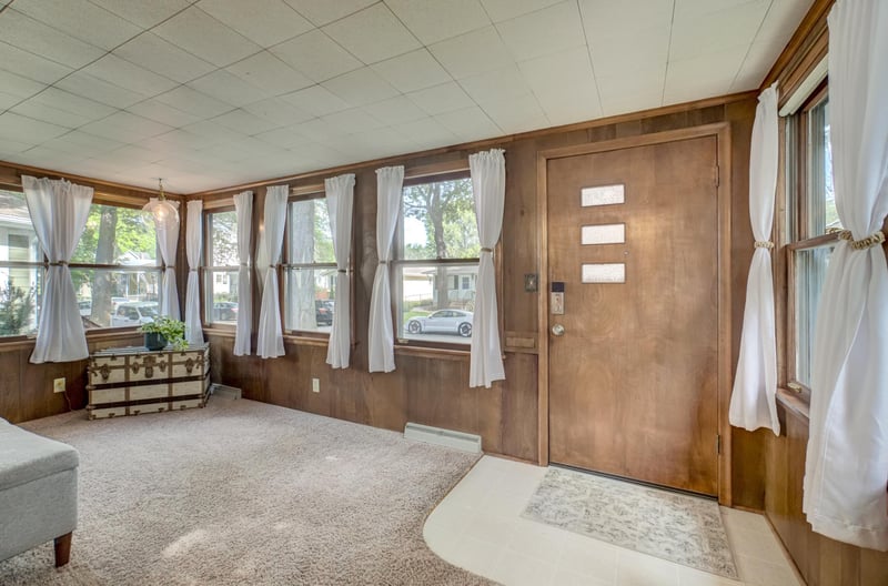 950 Juno Ave, Saint Paul, MN 55102