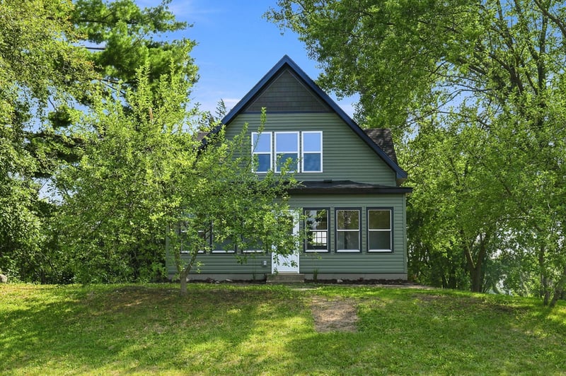 14621 310th St, Center City, MN 55012