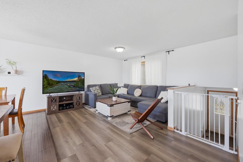 321 Jasmine Ln, Saint Joseph, MN 56374