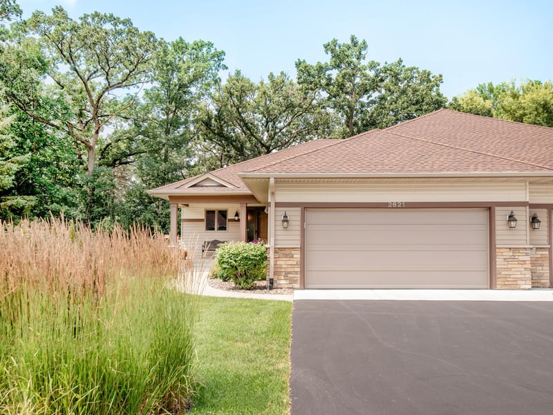 2621 Cardinal Ct, North Saint Paul, MN 55109