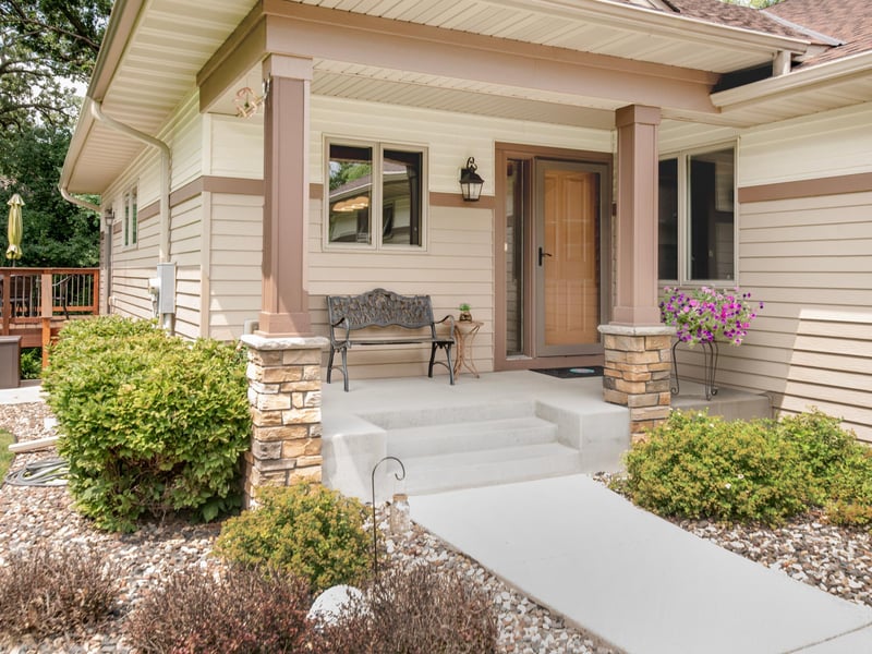 2621 Cardinal Ct, North Saint Paul, MN 55109