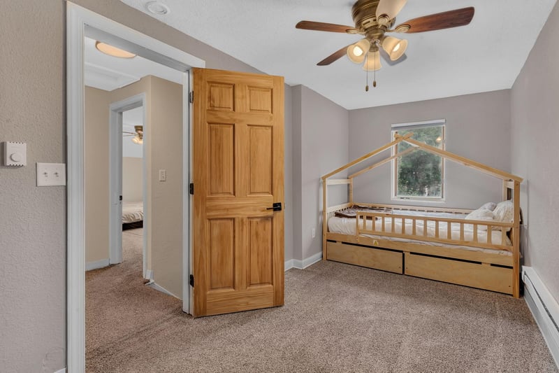 521 9th St NW, Willmar, MN 56201