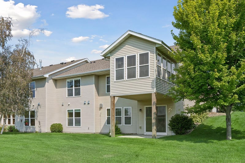 2007 14th St NE, Faribault, MN 55021