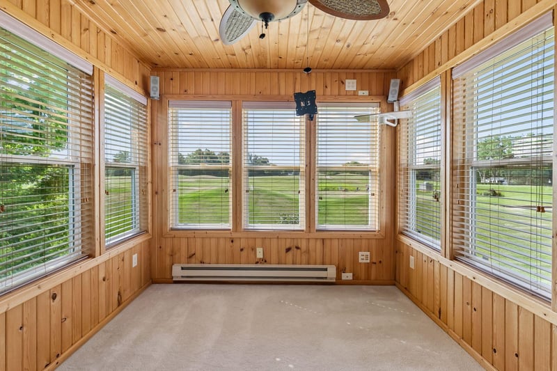 2007 14th St NE, Faribault, MN 55021