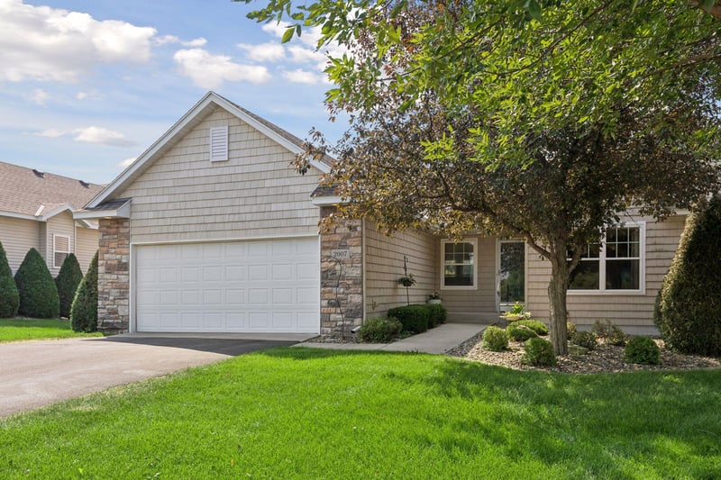 2007 14th St NE, Faribault, MN 55021