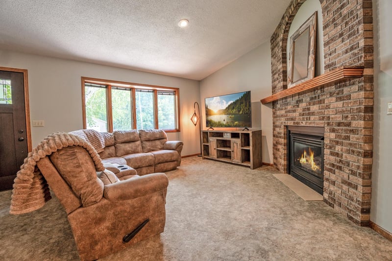 905 Johanna Ave, Willmar, MN 56201