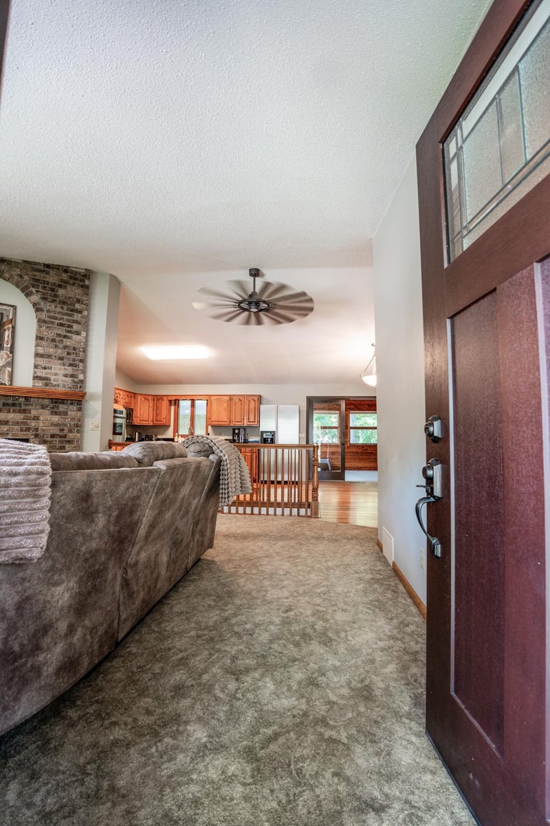 905 Johanna Ave, Willmar, MN 56201