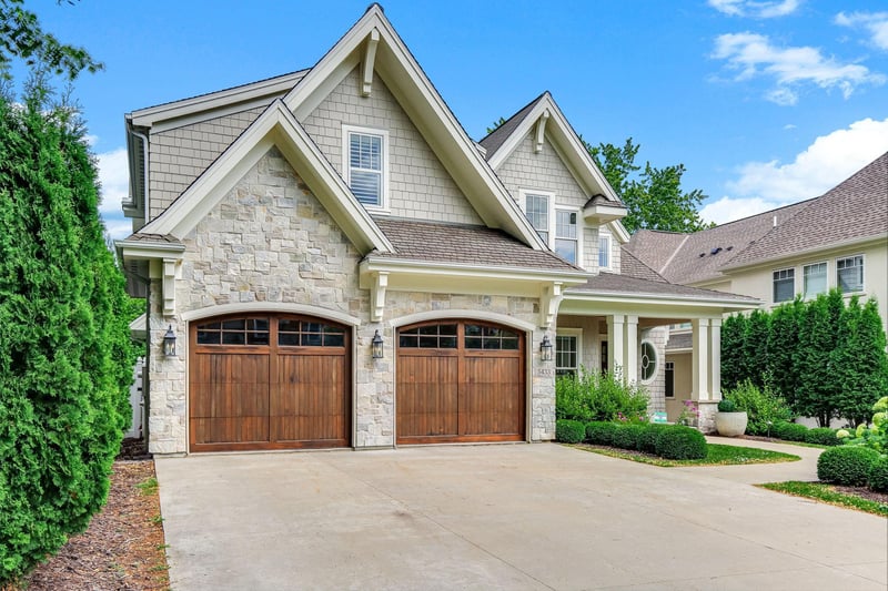 5433 Oaklawn Ave, Edina, MN 55424