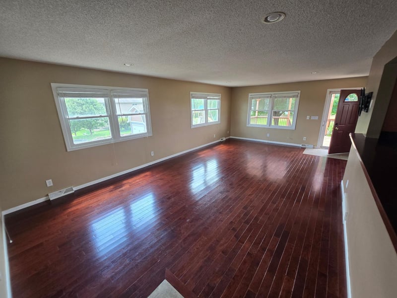 20483 Hamburg Ave, Lakeville, MN 55044