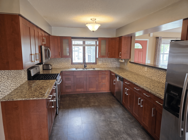 20483 Hamburg Ave, Lakeville, MN 55044