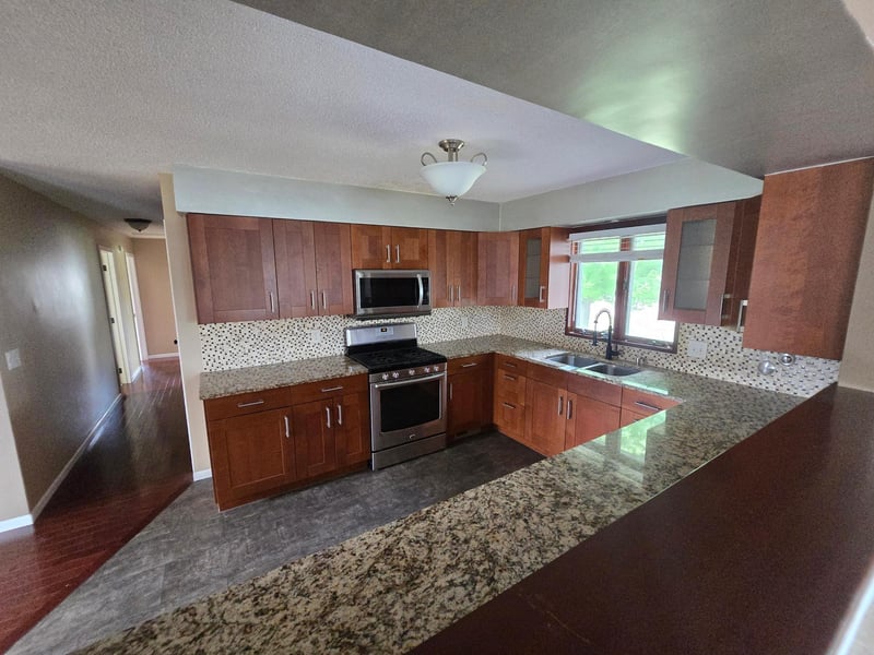 20483 Hamburg Ave, Lakeville, MN 55044