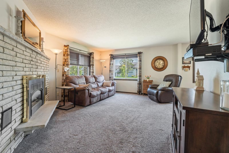 814 4th St SE, Little Falls, MN 56345
