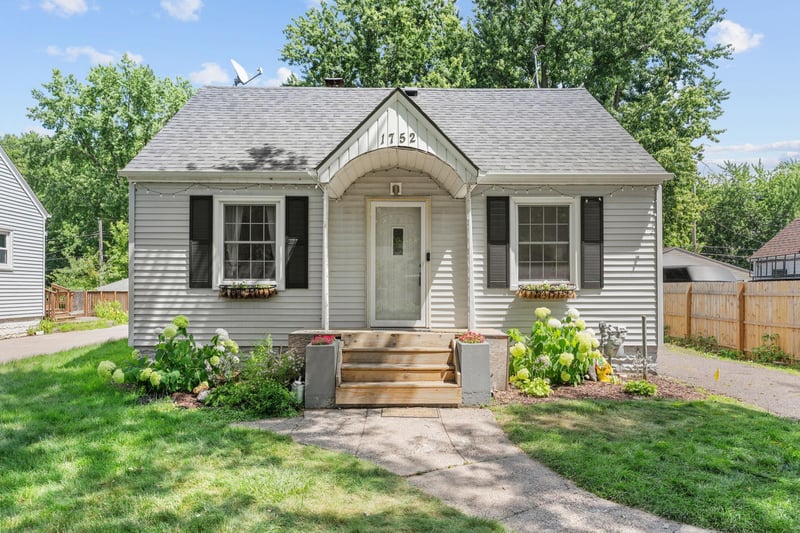 1752 Flandrau St, Maplewood, MN 55109