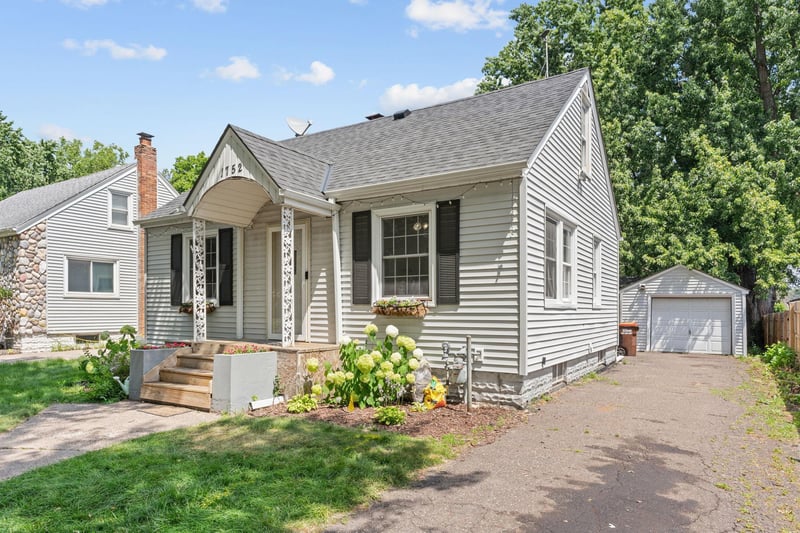1752 Flandrau St, Maplewood, MN 55109
