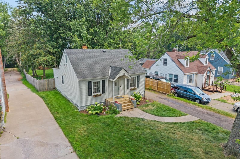 1752 Flandrau St, Maplewood, MN 55109