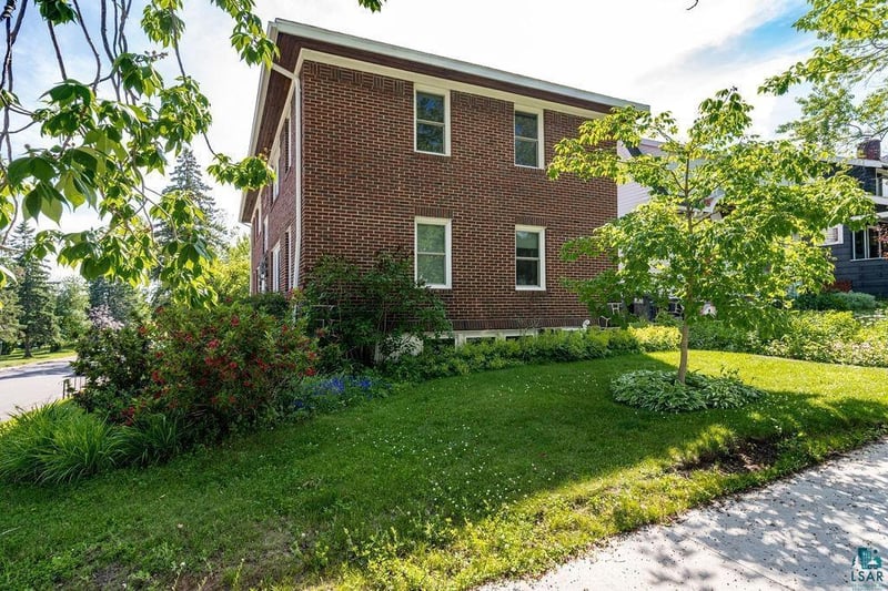 1529 E 5th St, Duluth, MN 55812
