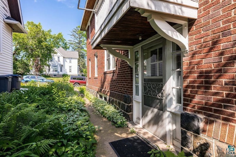 1529 E 5th St, Duluth, MN 55812