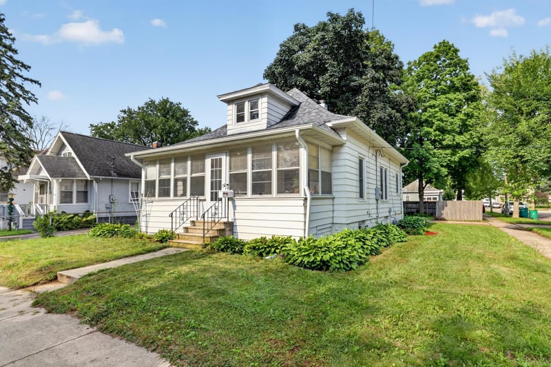 235 10th Ave NE, Rochester, MN 55906