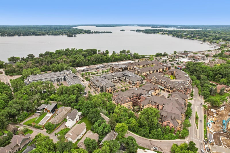 875 Lake St N #212, Wayzata, MN 55391