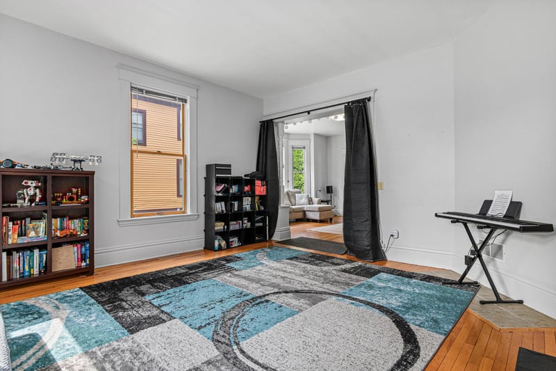 553 Sherburne Ave, Saint Paul, MN 55103