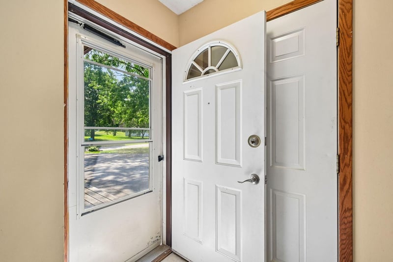 2586 Ann Dr, Shakopee, MN 55379