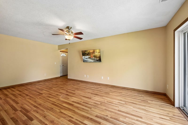 2586 Ann Dr, Shakopee, MN 55379