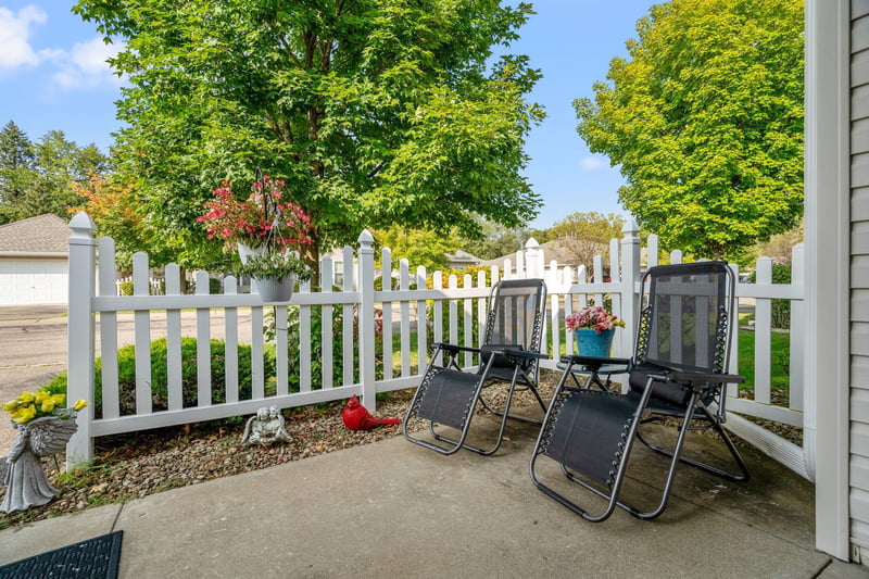 6866 Blackhawk Trl #12, Inver Grove Heights, MN 55077