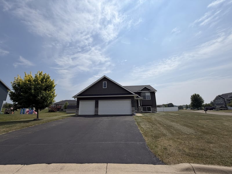 2401 Foxtail Ln, Faribault, MN 55021