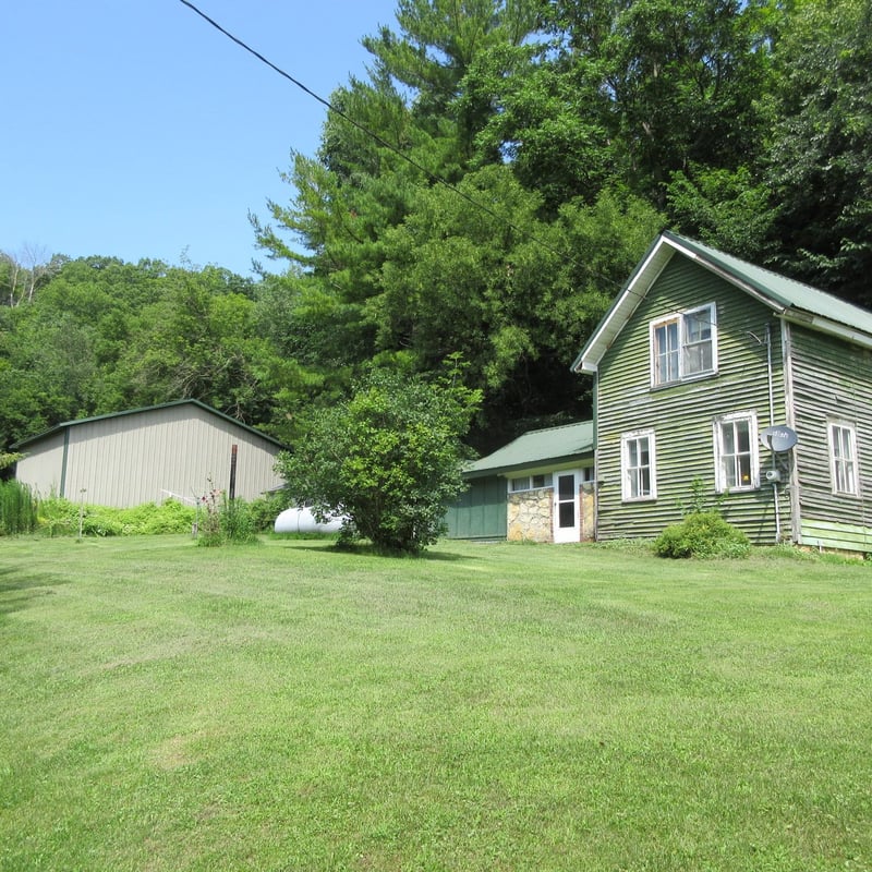 W1620 County Rd S, Plum City, WI 54761