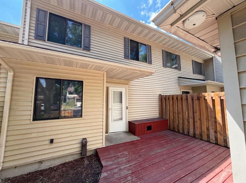 201 Bridlewood Dr, Saint Paul, MN 55119