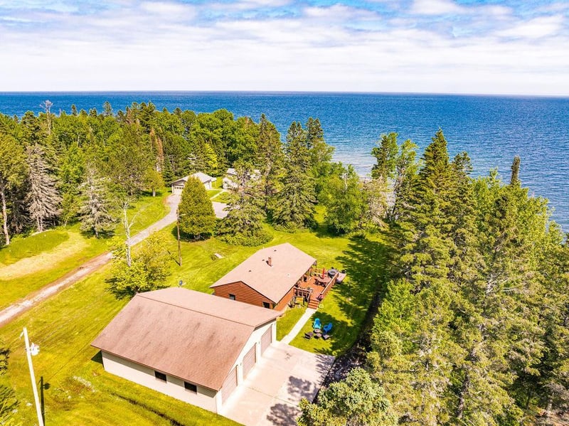 1690 Highway 61, Two Harbors, MN 55616