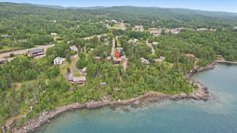 828 Slater Dr, Beaver Bay, MN 55614