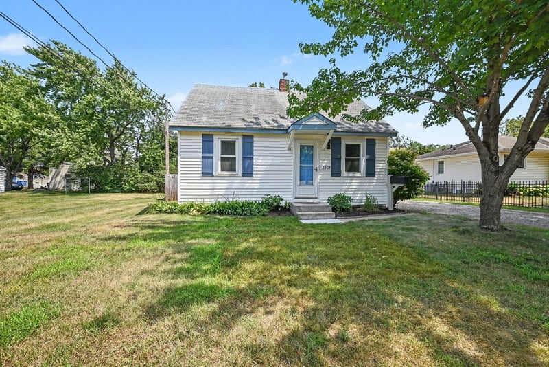 2308 6th Ave, Anoka, MN 55303